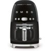 SMEG Filterkaffeemaschine 50´s Style, Schwarz, Metall, 1,25 L,1400 ml, 24.5×36.1×25.6 cm, Warmhalteplatte, Tropf-Stopp-Funktion, Entkalkungsanzeige, rutschfester Stand, Produktvorauswahl, Küchengeräte, Kaffeemaschinen & Zubehör