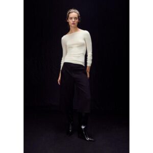 Stradivarius Basic-Pullover aus Wolle und Seide mit Bateau-Ausschnitt  Vanille M